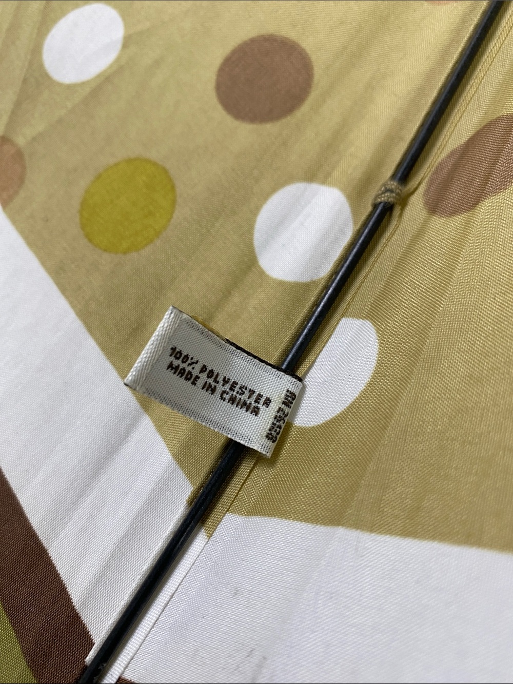 Coach Script Polka Dot Retractable Umbrella | Khaki Olive Multicolor - Picture 13 of 15